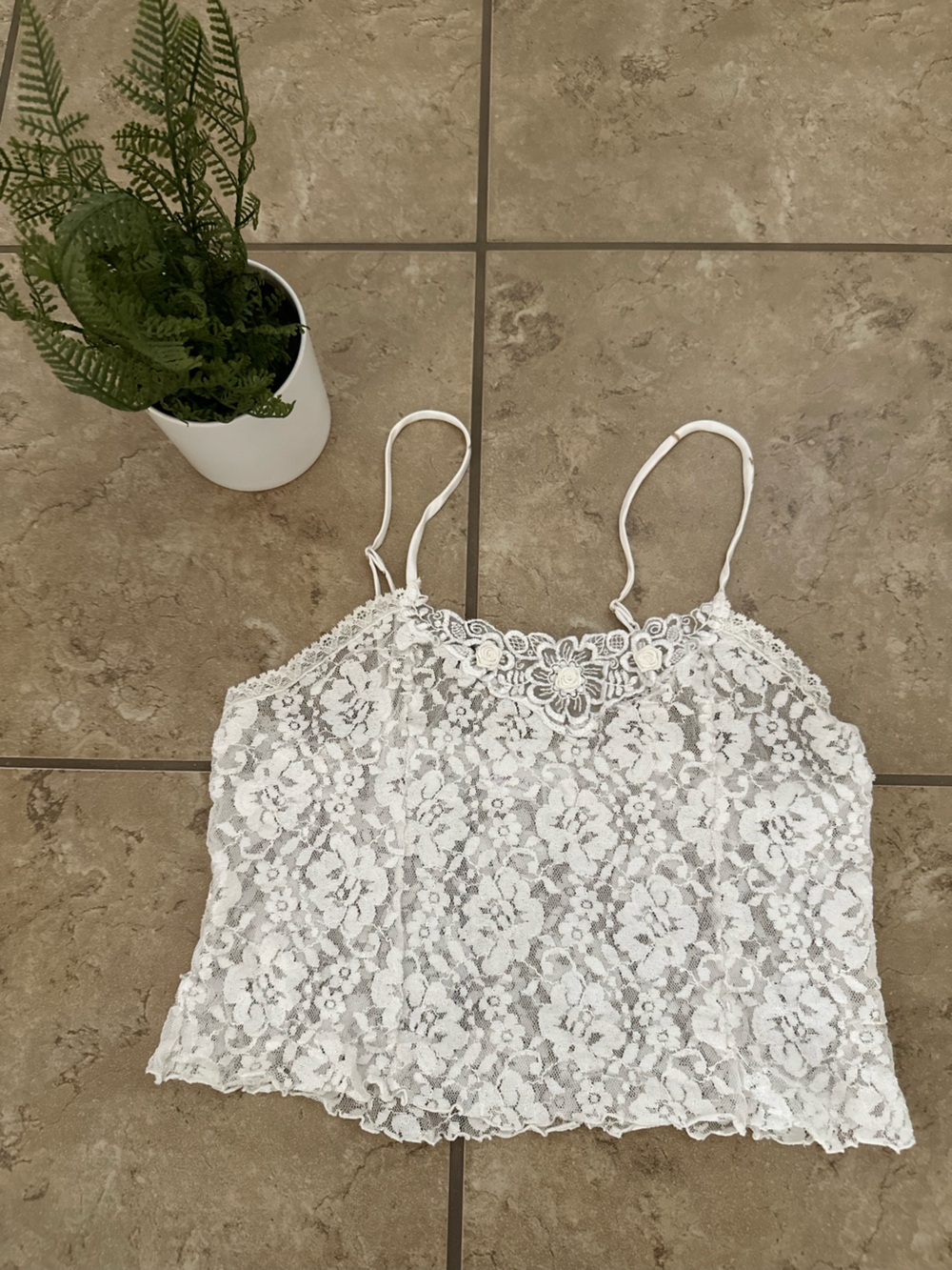 WHITE LACE CAMI
